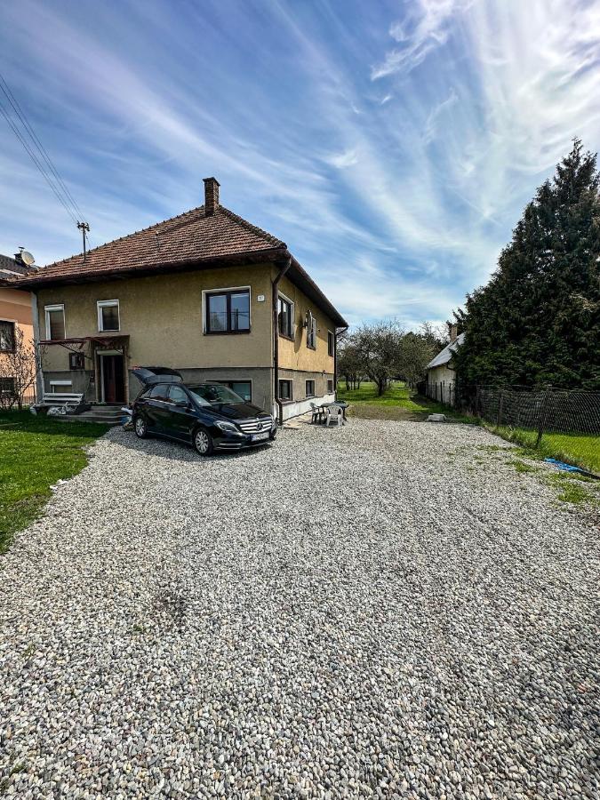 Chalupa V Zapadnych Tatrach Bobrovec Bagian luar foto